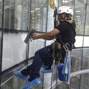 Building Glass Cleaning Services