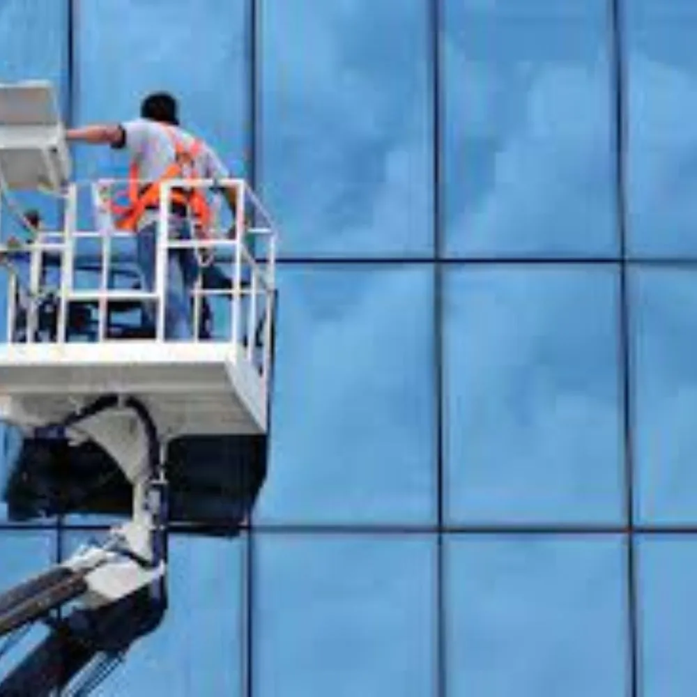 Building Glass Cleaning Service